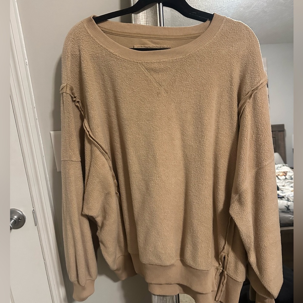 tan american eagle crew neck